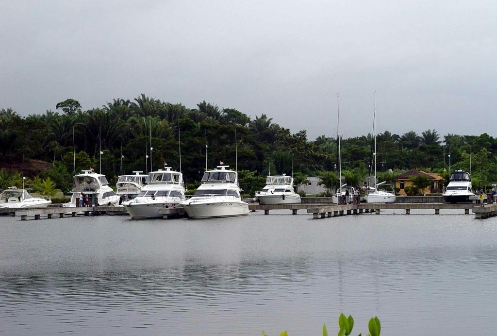 Amatique Bay Hotel 푸에르토 바리오스 외부 사진